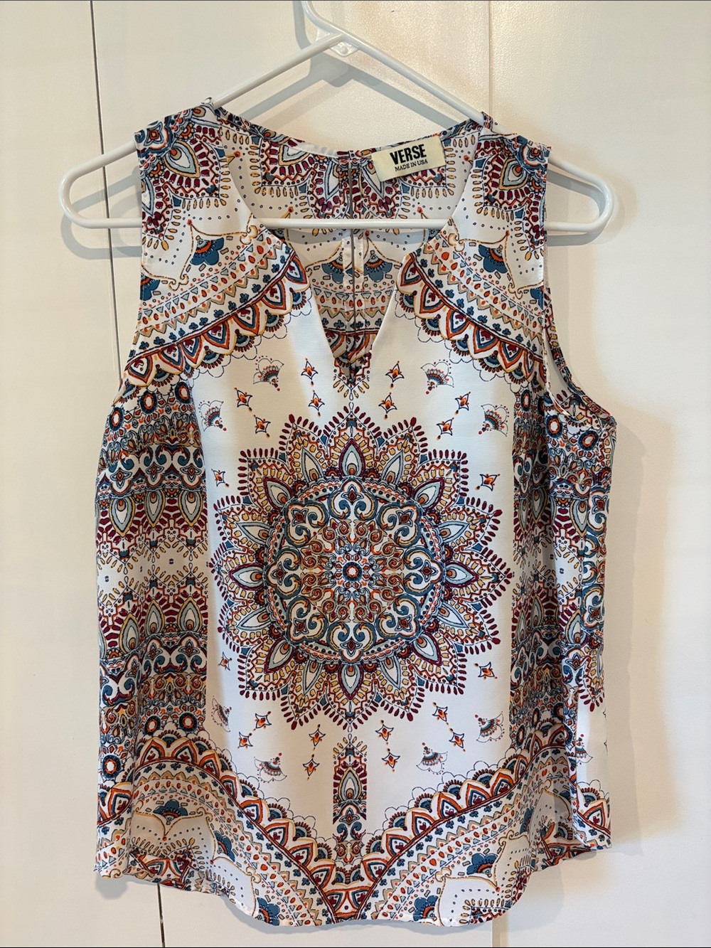 Verse White Medallion-Print Sleeveless Tank with V-Notch Detail